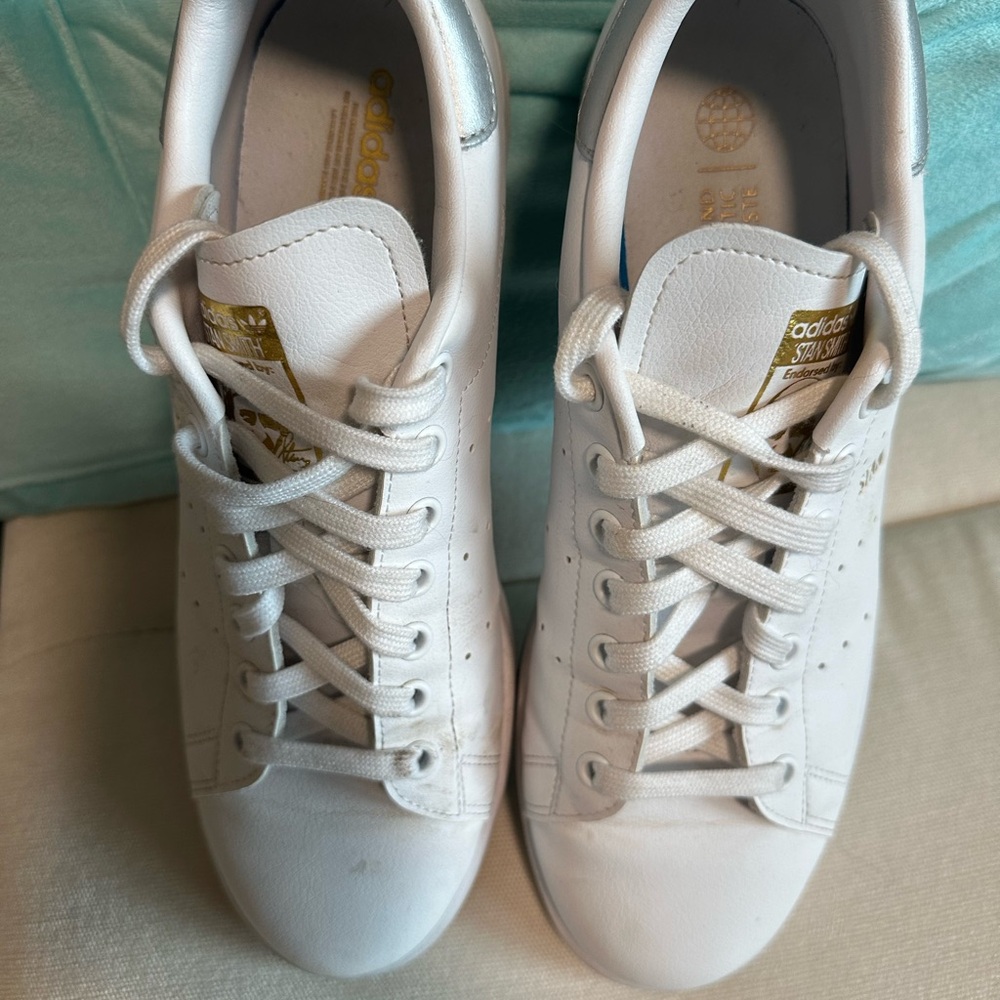 Adidas Stan Smith White with Gold Detail - Picture 4 of 6